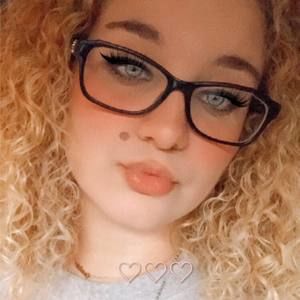 🍜🍓 Meet your Posher, Jordan 🍓🍜